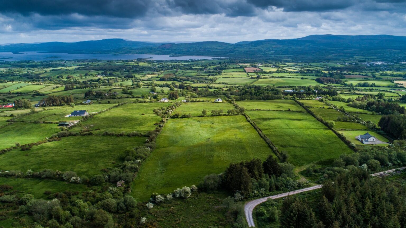 lough-derg-hills-county-clare-ireland-001-1536x863